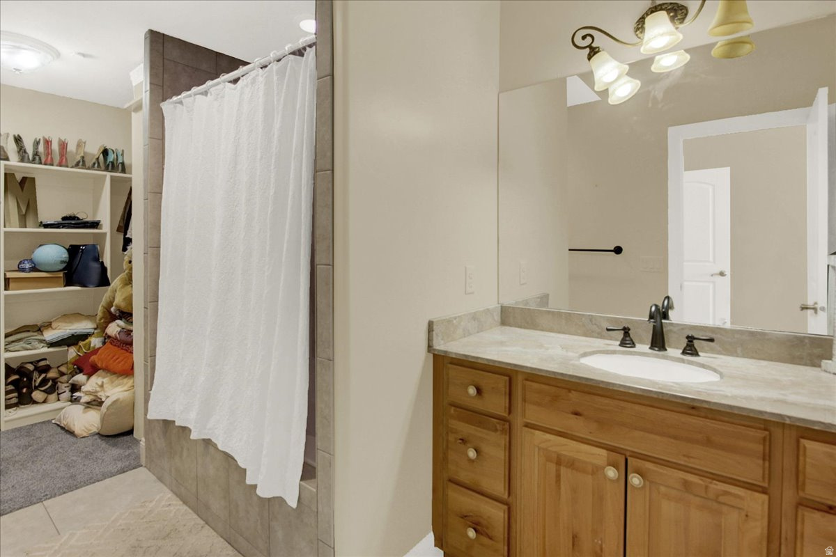 HARDSCRABBLE ESTATES - Residential