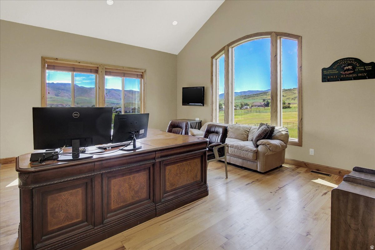 HARDSCRABBLE ESTATES - Residential