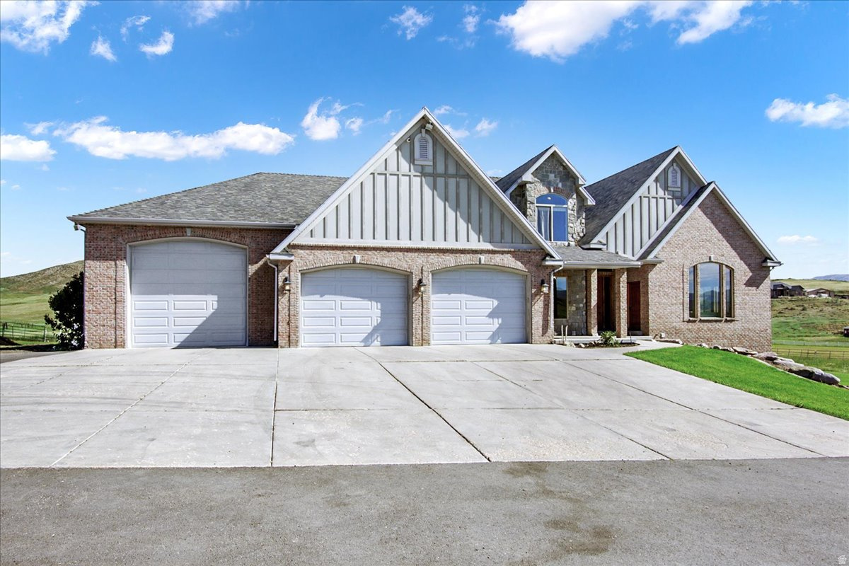 HARDSCRABBLE ESTATES - Residential