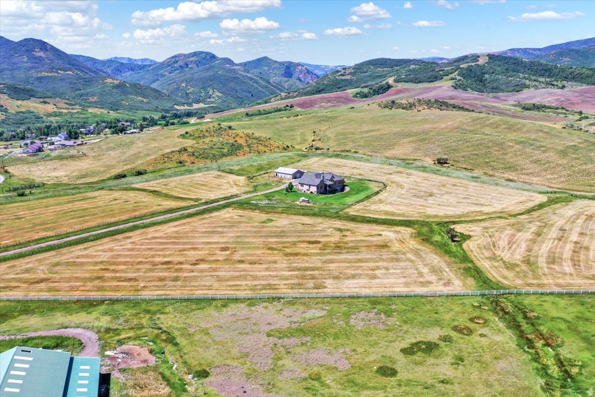 HARDSCRABBLE ESTATES - Residential