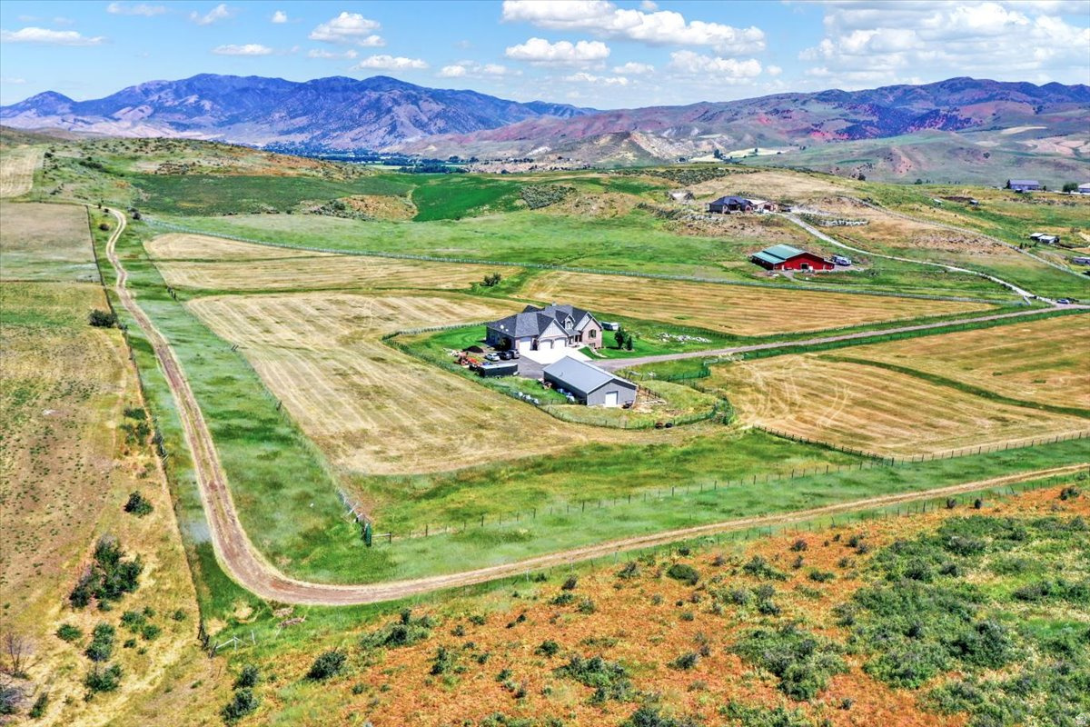 HARDSCRABBLE ESTATES - Residential