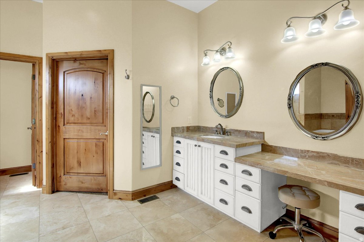 HARDSCRABBLE ESTATES - Residential