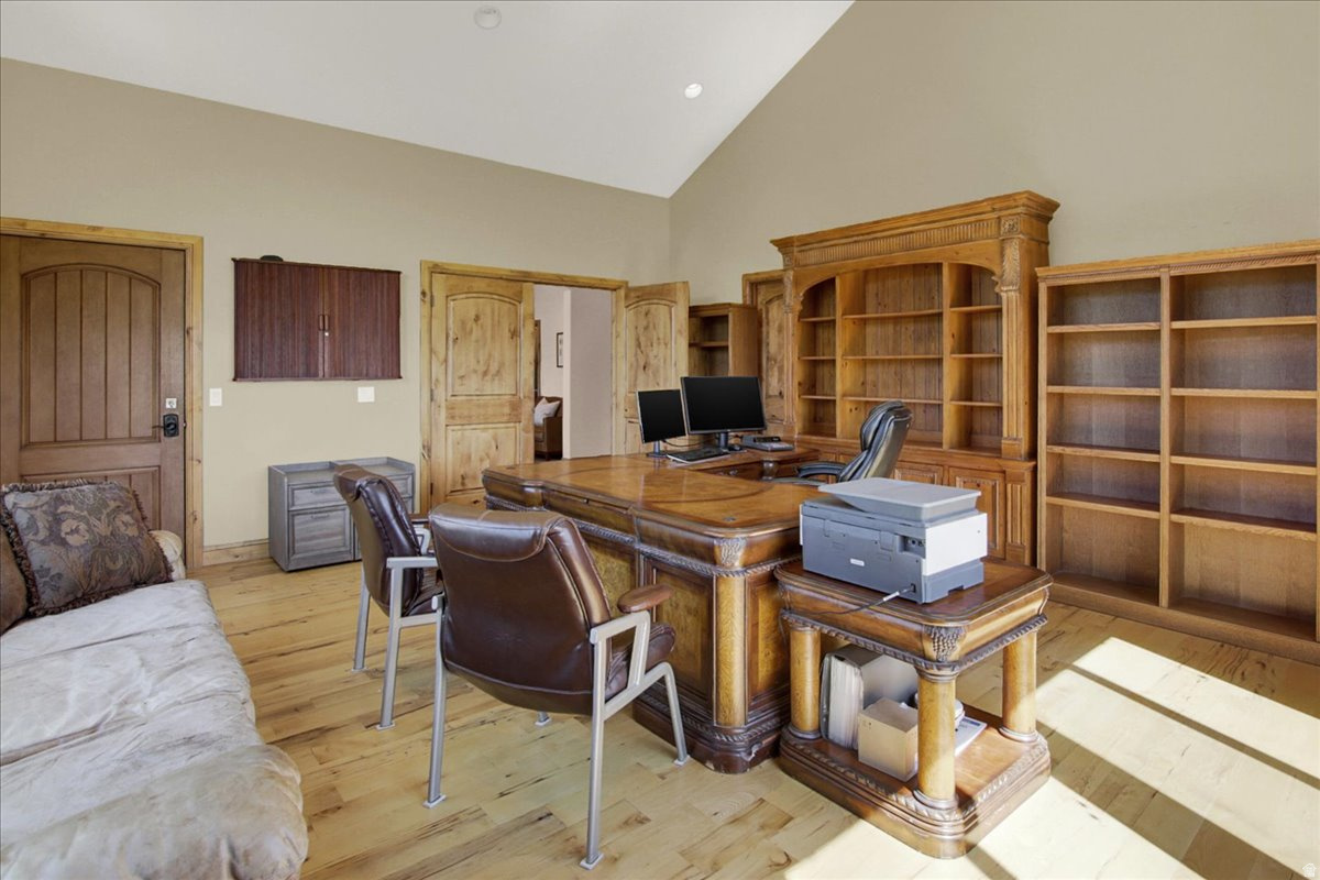 HARDSCRABBLE ESTATES - Residential