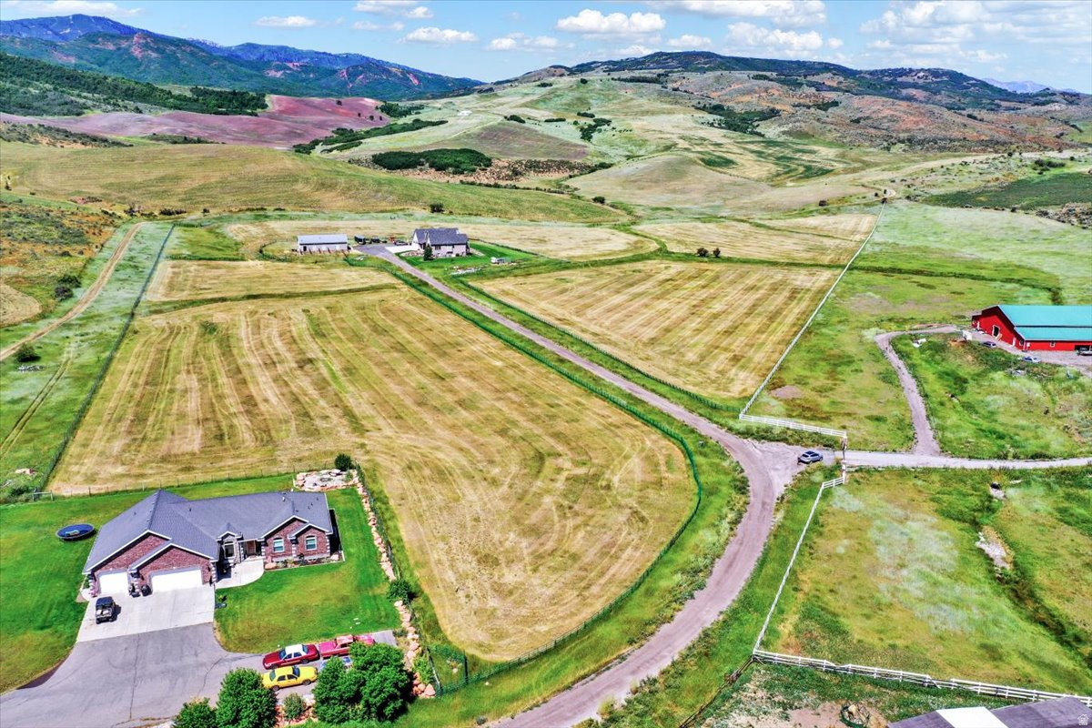 HARDSCRABBLE ESTATES - Residential