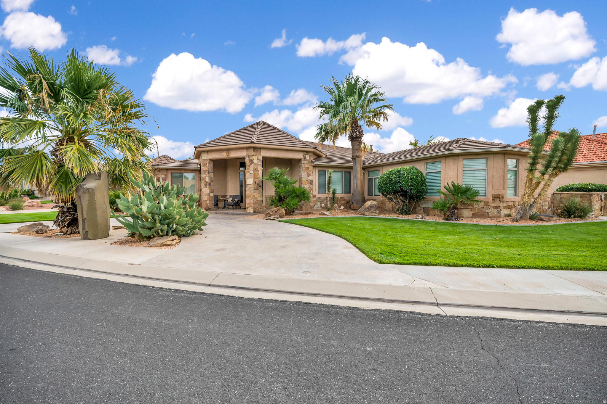 SKY MOUNTAIN GOLF ESTATES - Residential