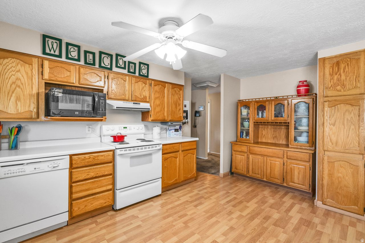 FAIRLANE HEIGHTS - Residential