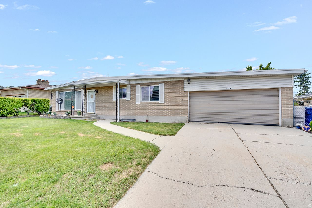 FAIRLANE HEIGHTS - Residential