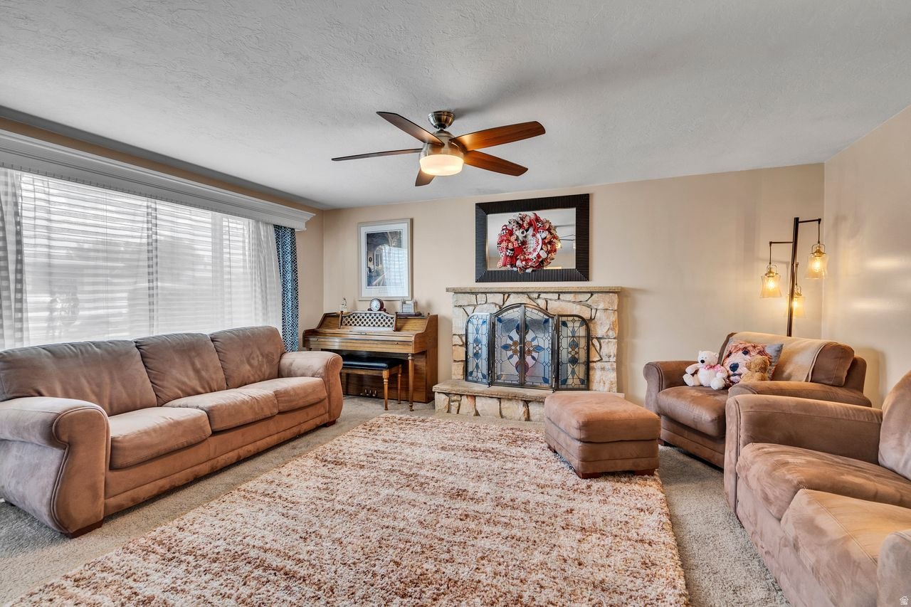 FAIRLANE HEIGHTS - Residential