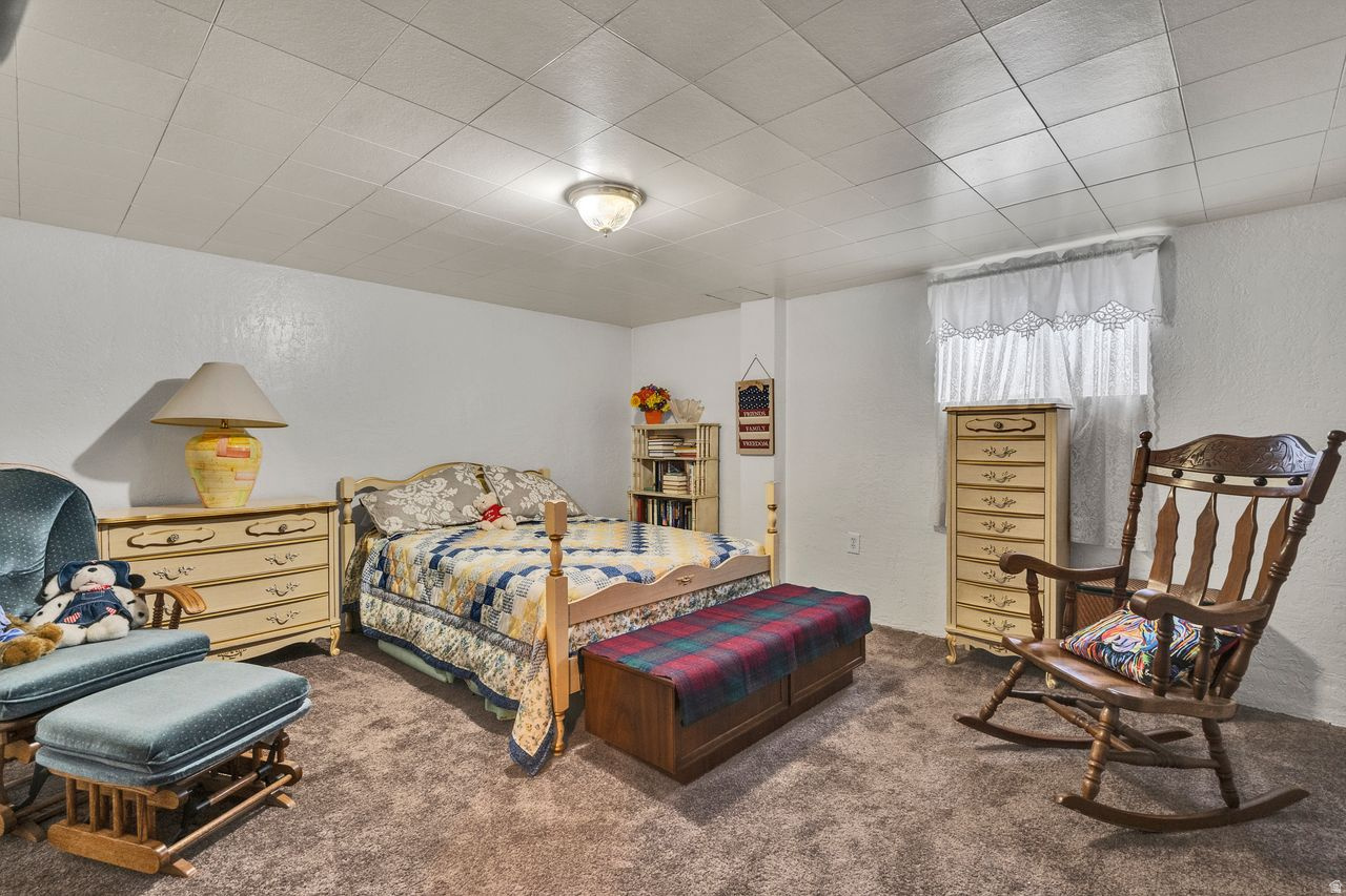 FAIRLANE HEIGHTS - Residential