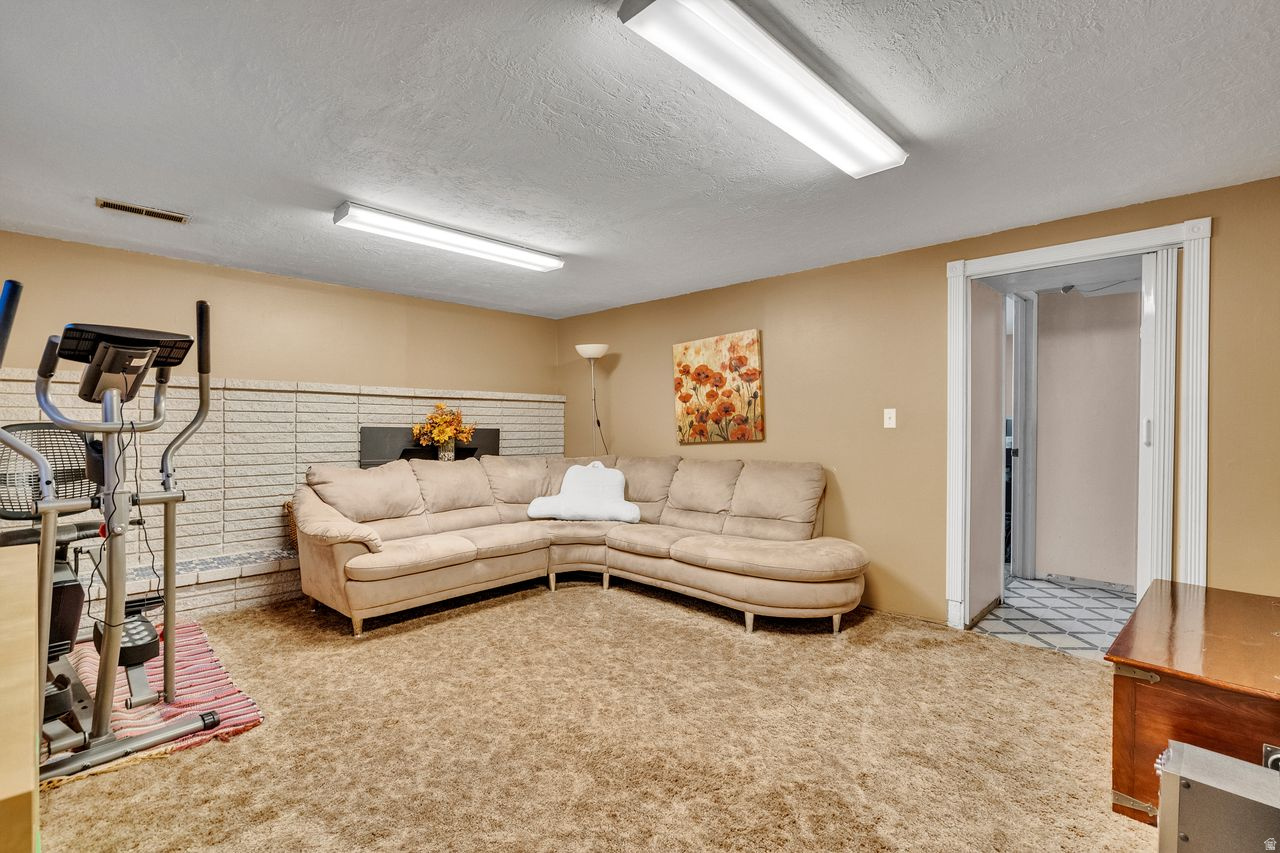 FAIRLANE HEIGHTS - Residential