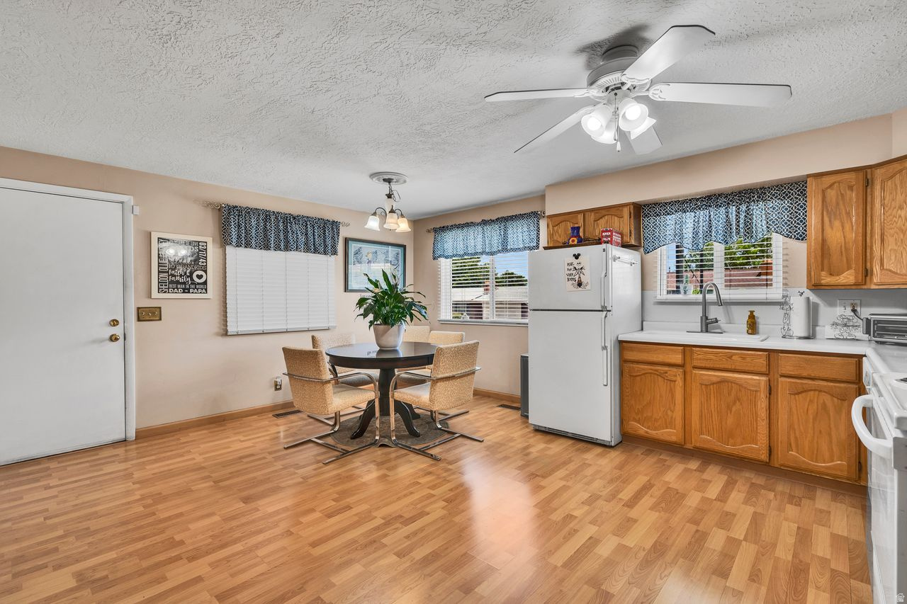 FAIRLANE HEIGHTS - Residential