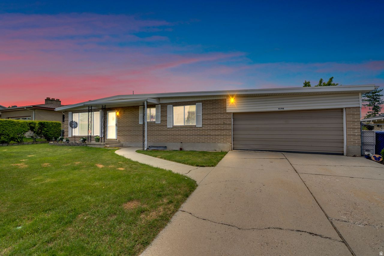 FAIRLANE HEIGHTS - Residential
