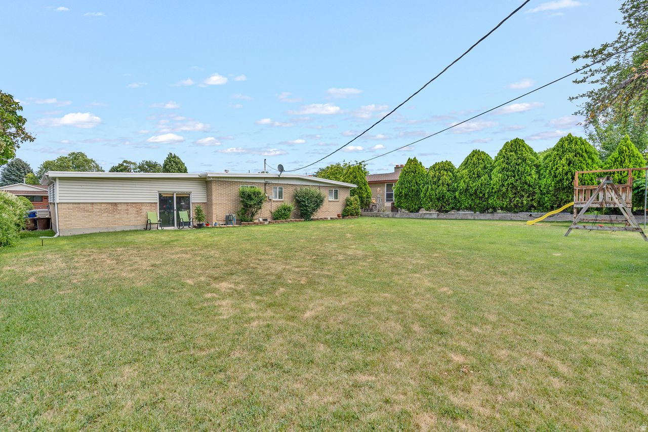 FAIRLANE HEIGHTS - Residential