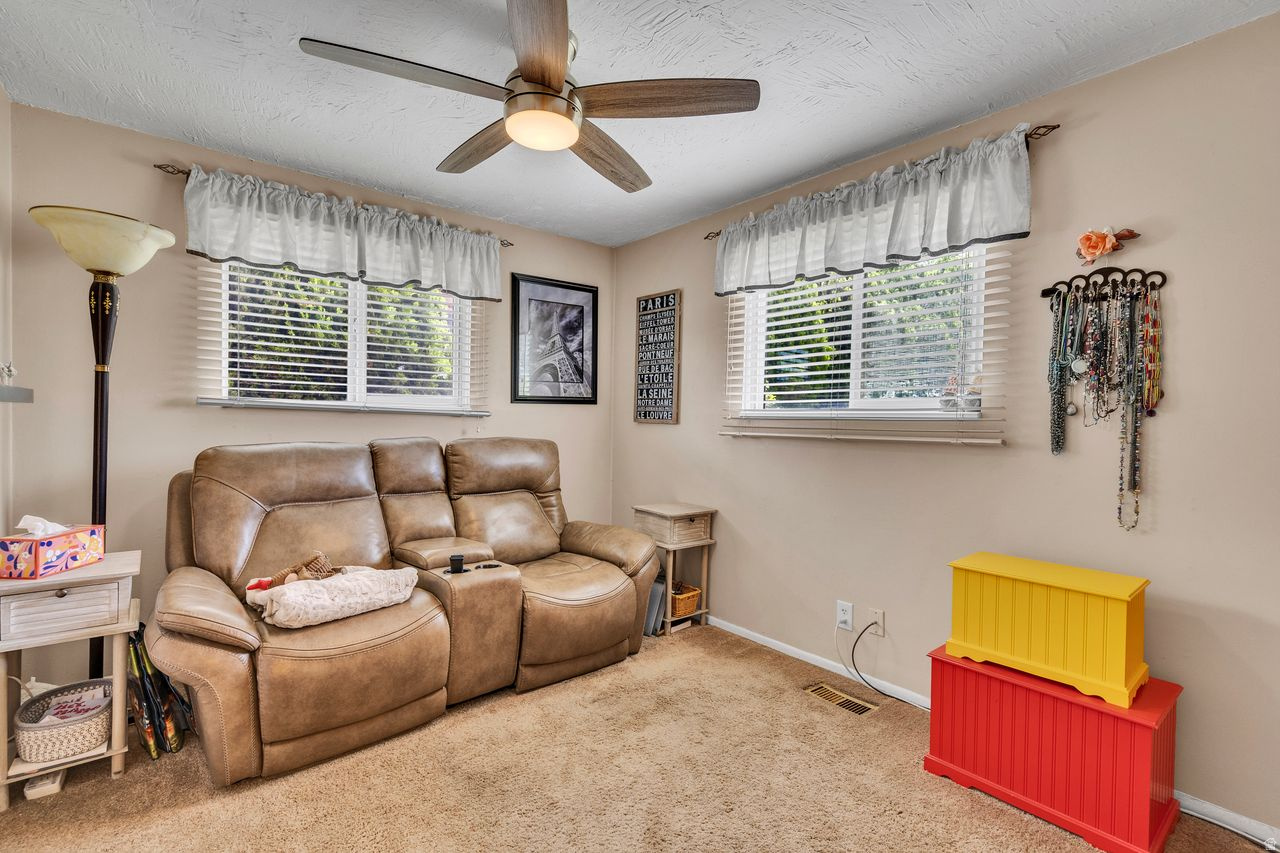 FAIRLANE HEIGHTS - Residential