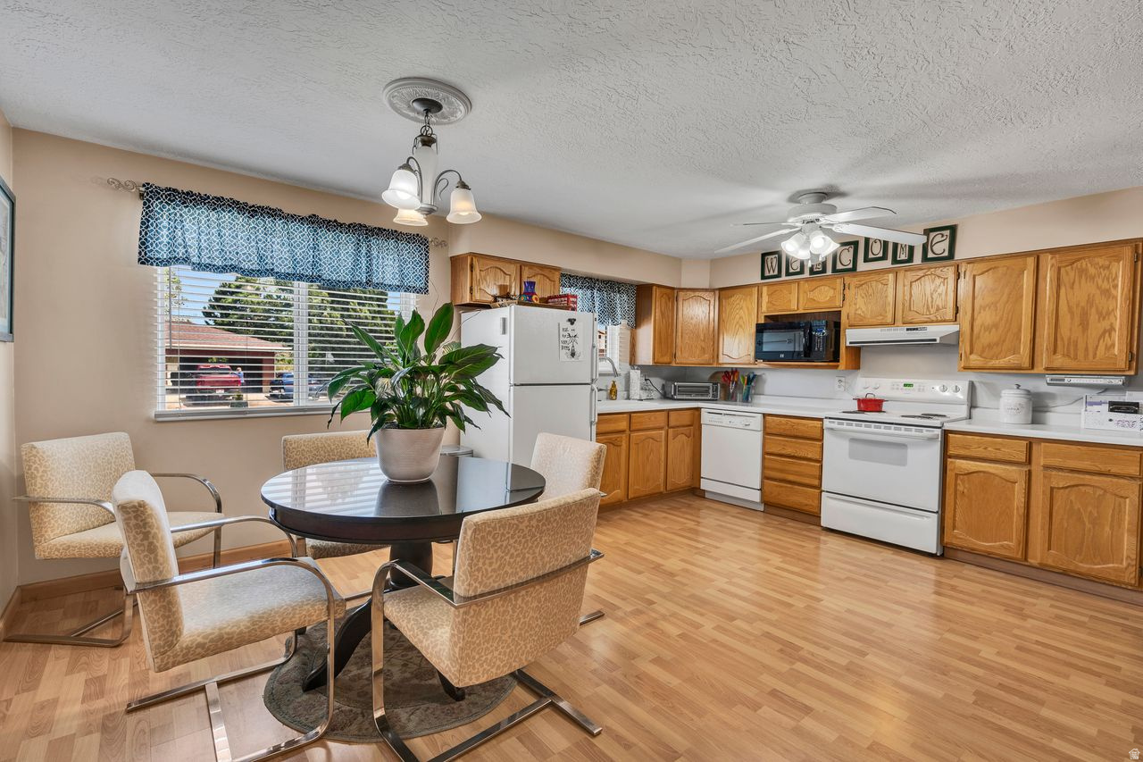 FAIRLANE HEIGHTS - Residential