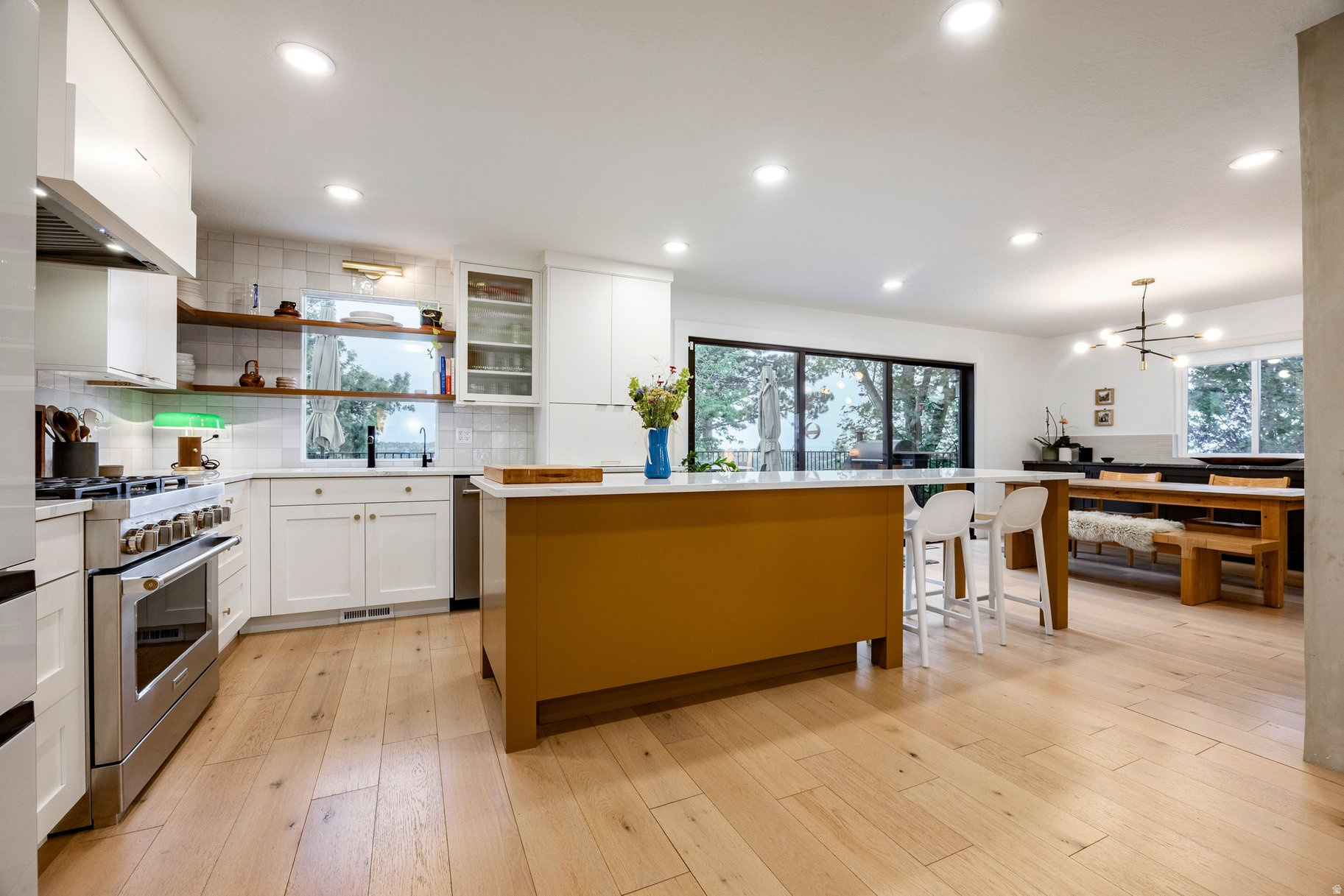 CRESTVIEW ESTATES - Residential