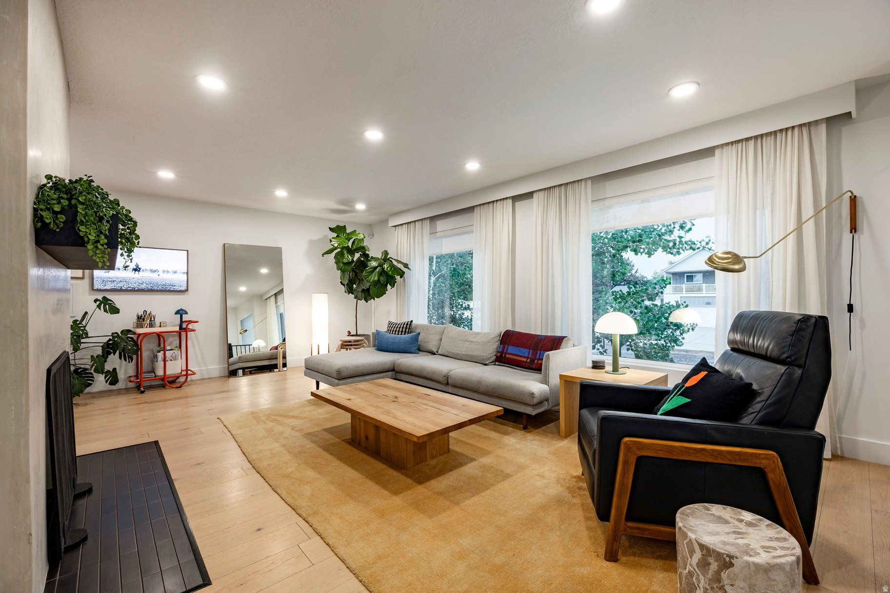 CRESTVIEW ESTATES - Residential