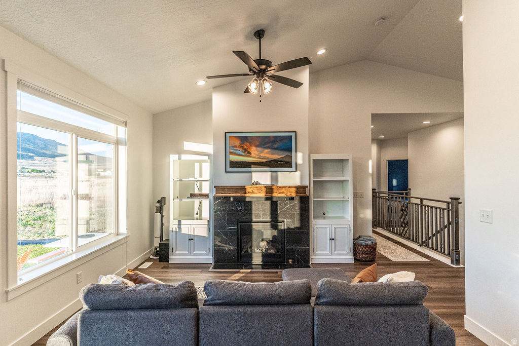 PLYMOUTH ACRES - Residential