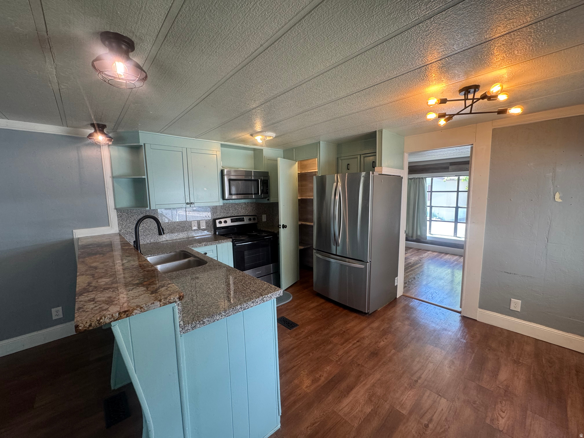 MAJESTIC OAKS - Residential