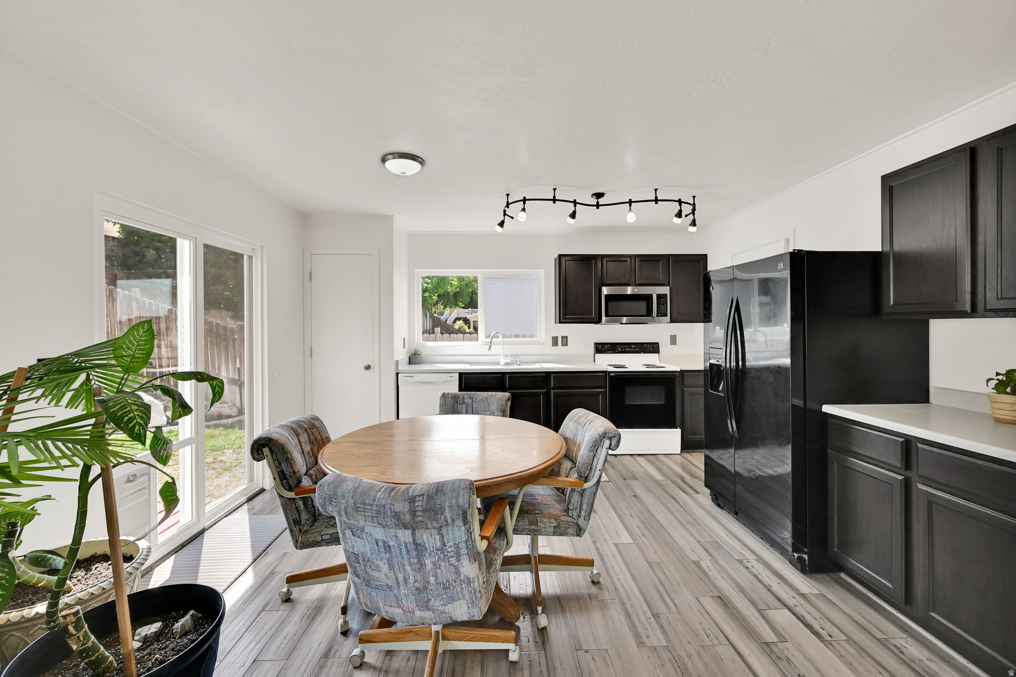 OQUIRRH MEADOWS - Residential