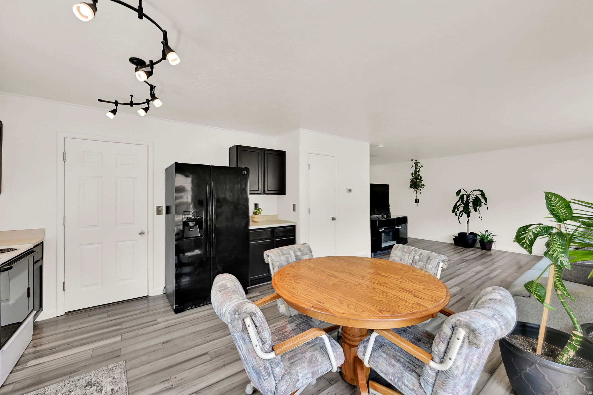 OQUIRRH MEADOWS - Residential