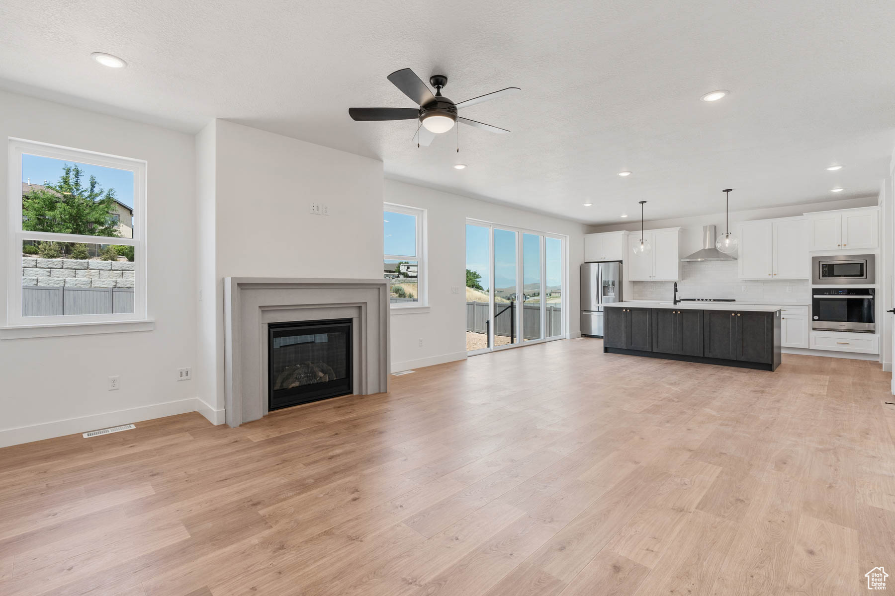 VISTAS AT SUMMIT RDG - Residential