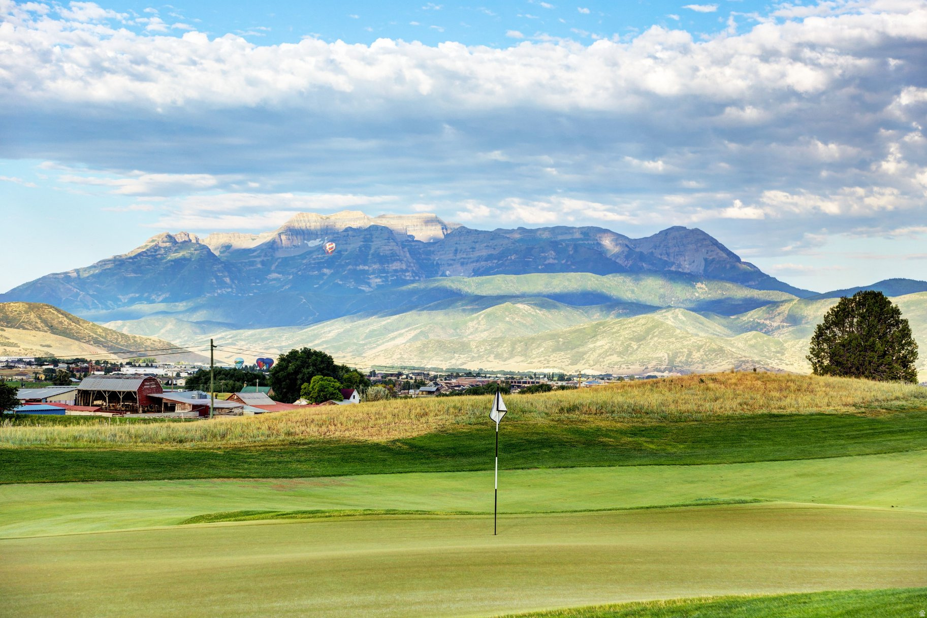 RED LEDGES - Residential