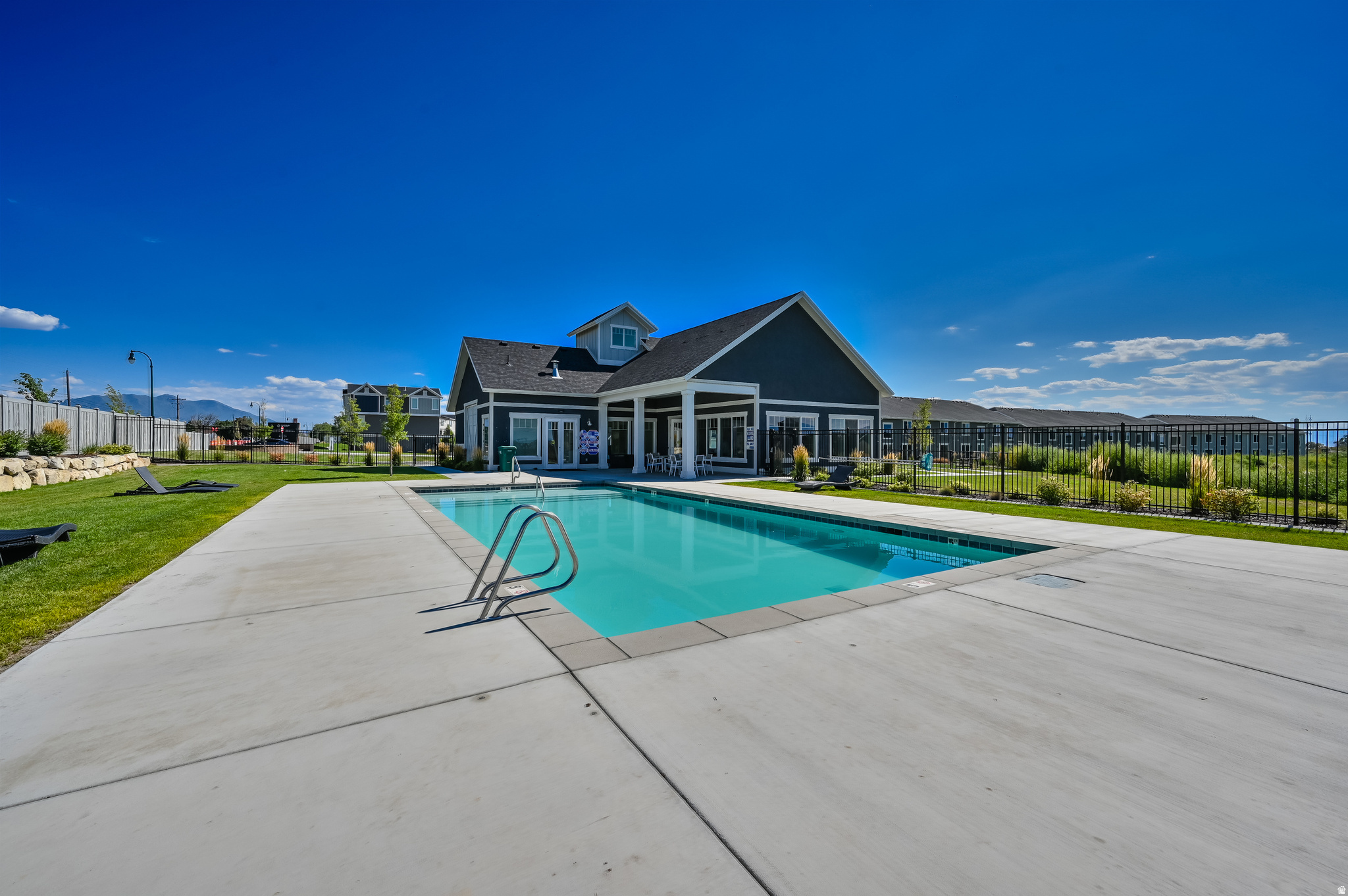 LAKEVIEW - Residential