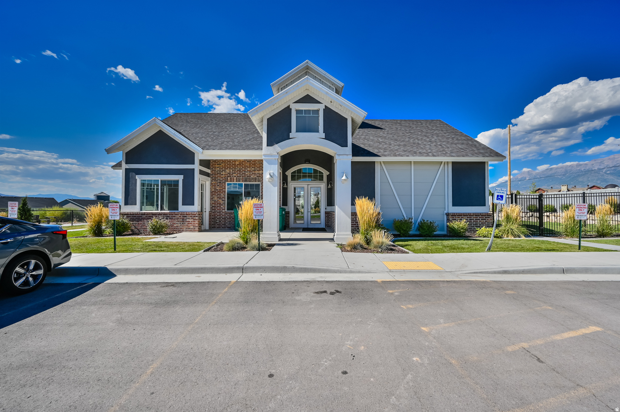 LAKEVIEW - Residential