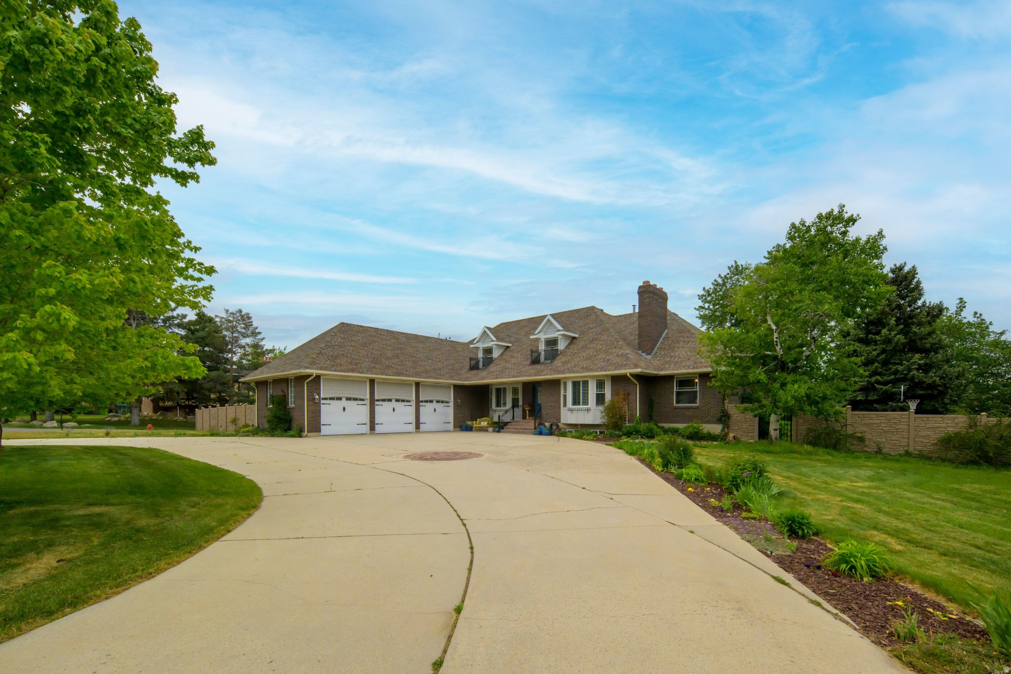MOUNT MAJESTIC ACRES - Residential