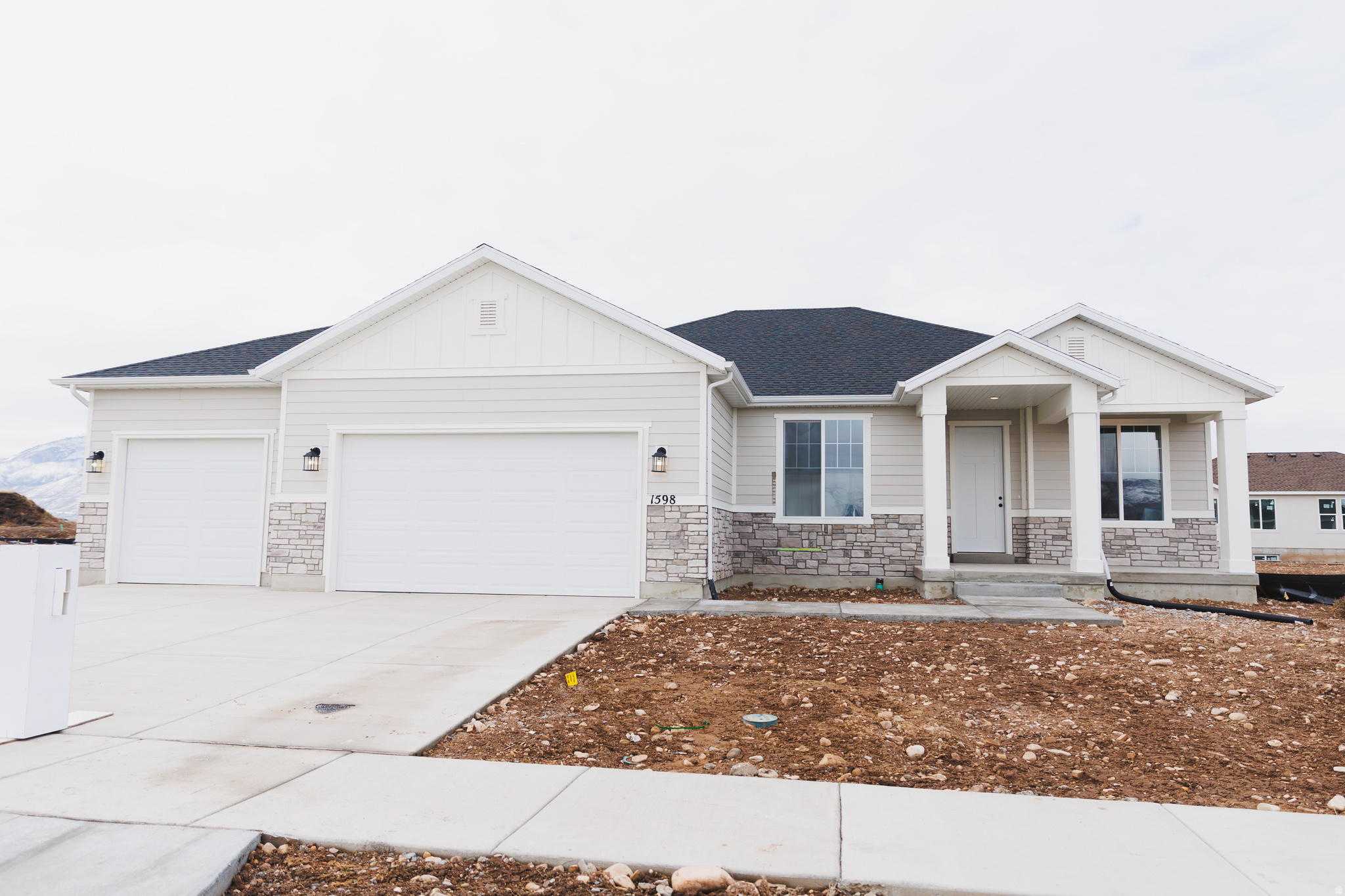 Contact agent for more details. Buyer/Buyer's agent to verify information.