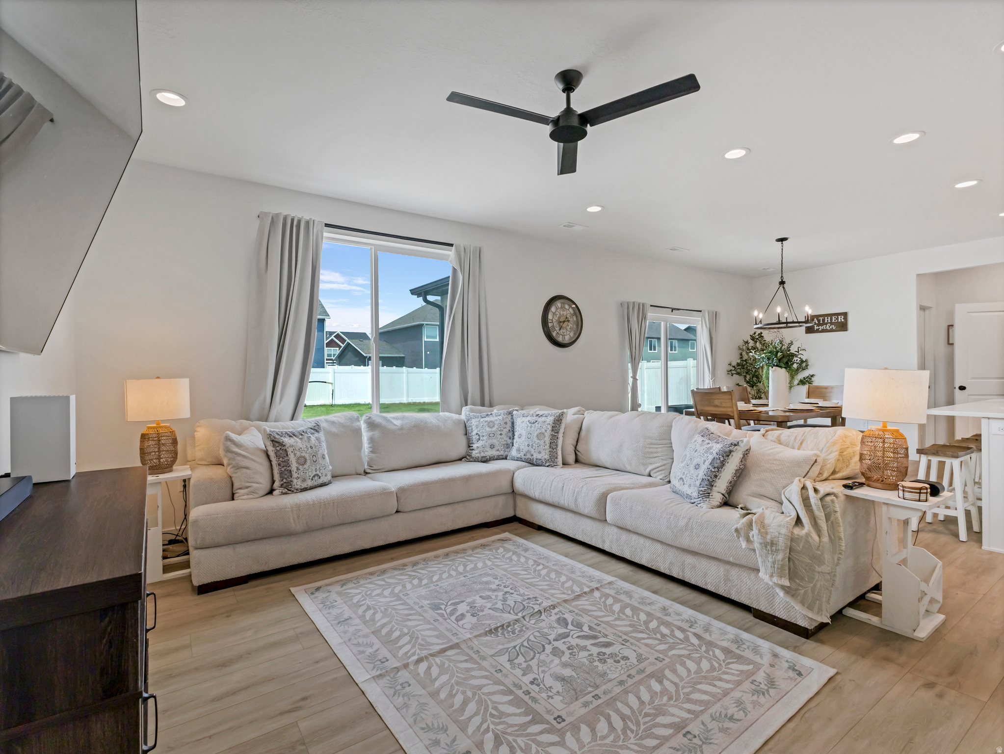 MEADOWS GREEN FARM - Residential
