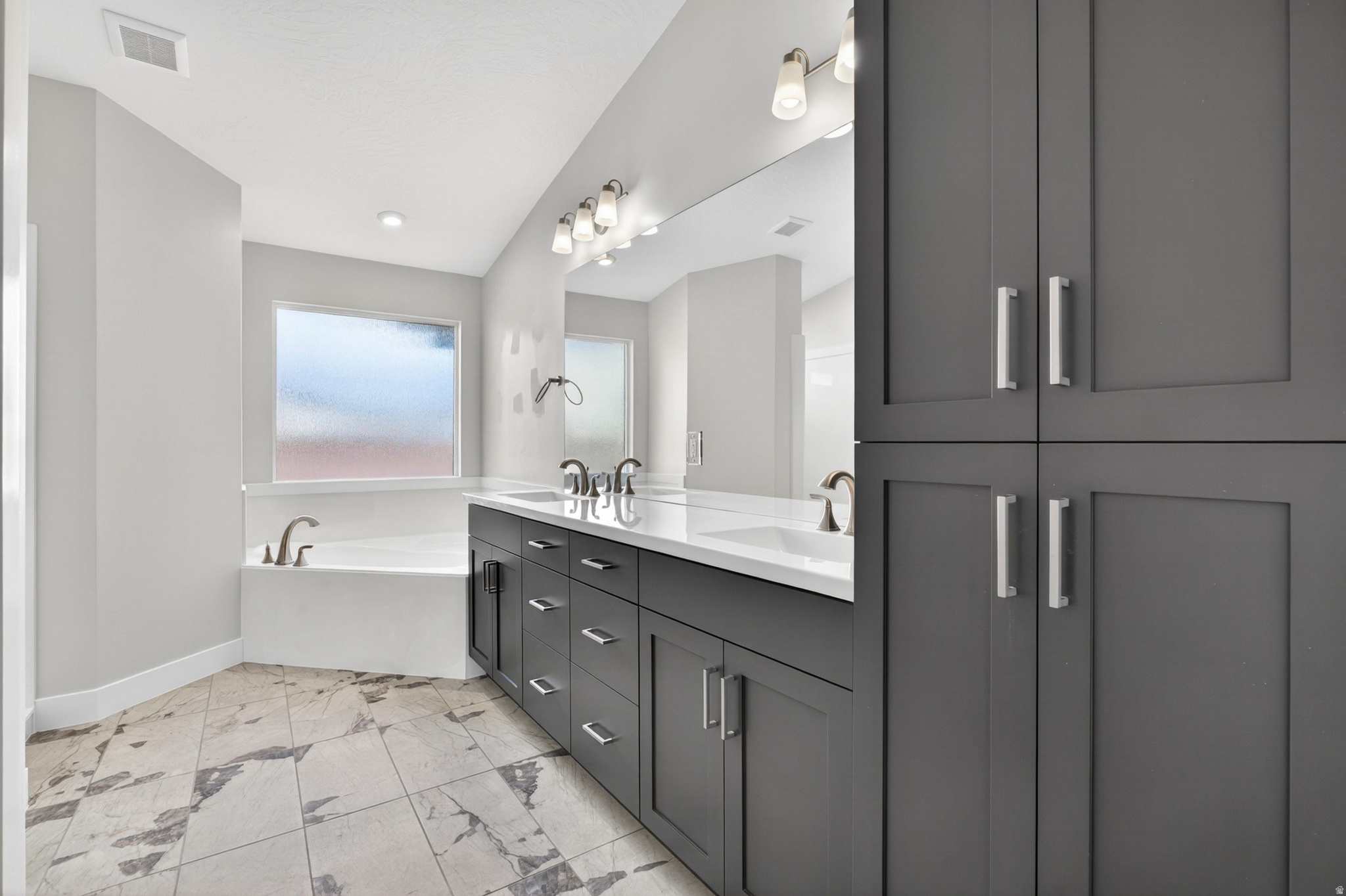 WHITE CANYON 1 - Residential