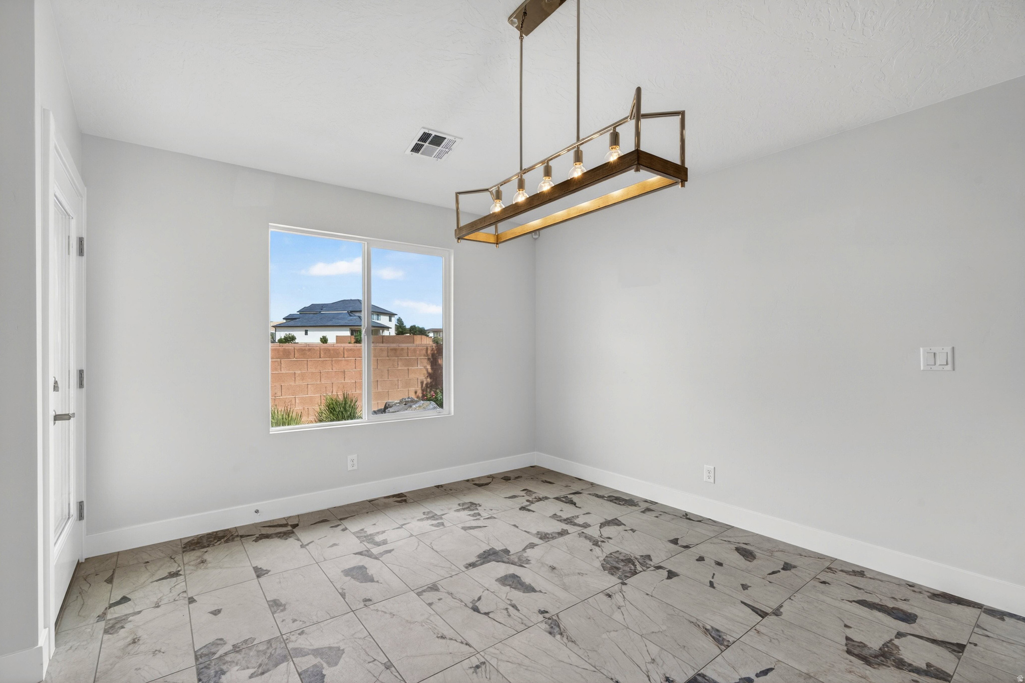 WHITE CANYON 1 - Residential