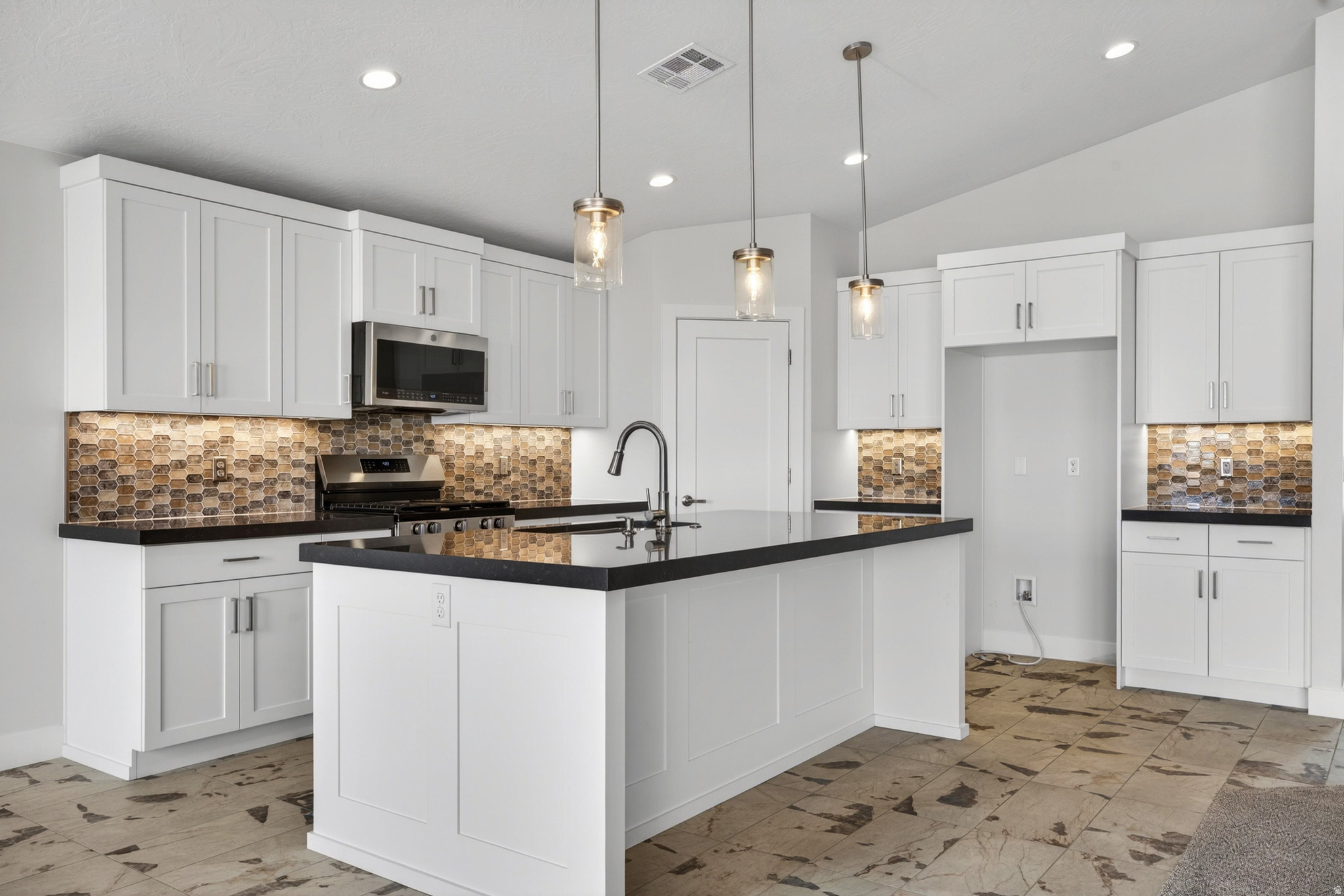 WHITE CANYON 1 - Residential