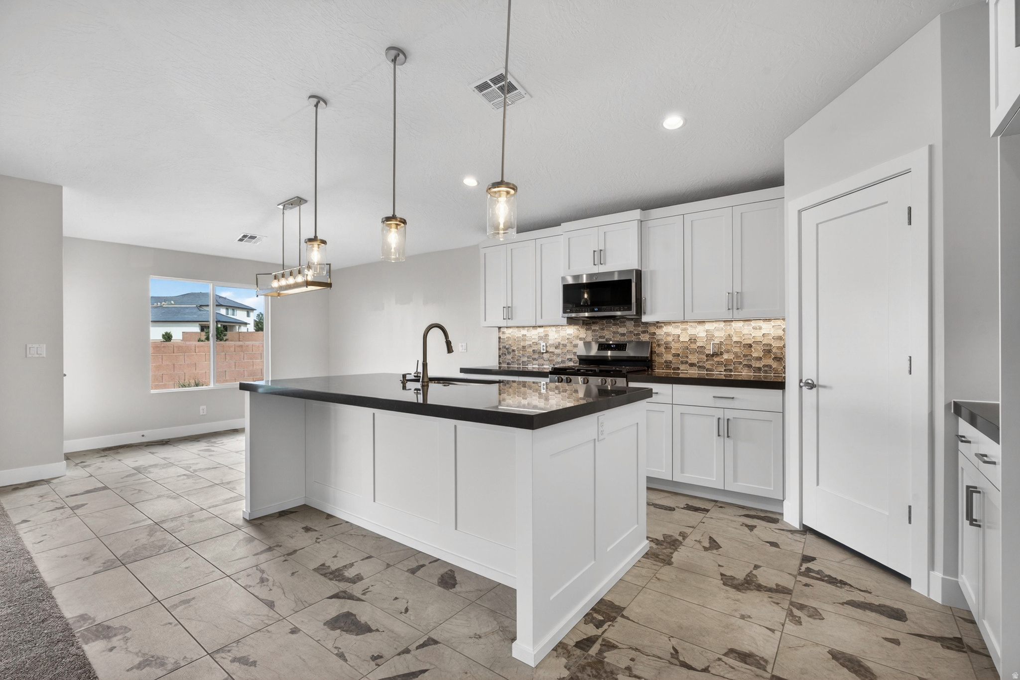 WHITE CANYON 1 - Residential