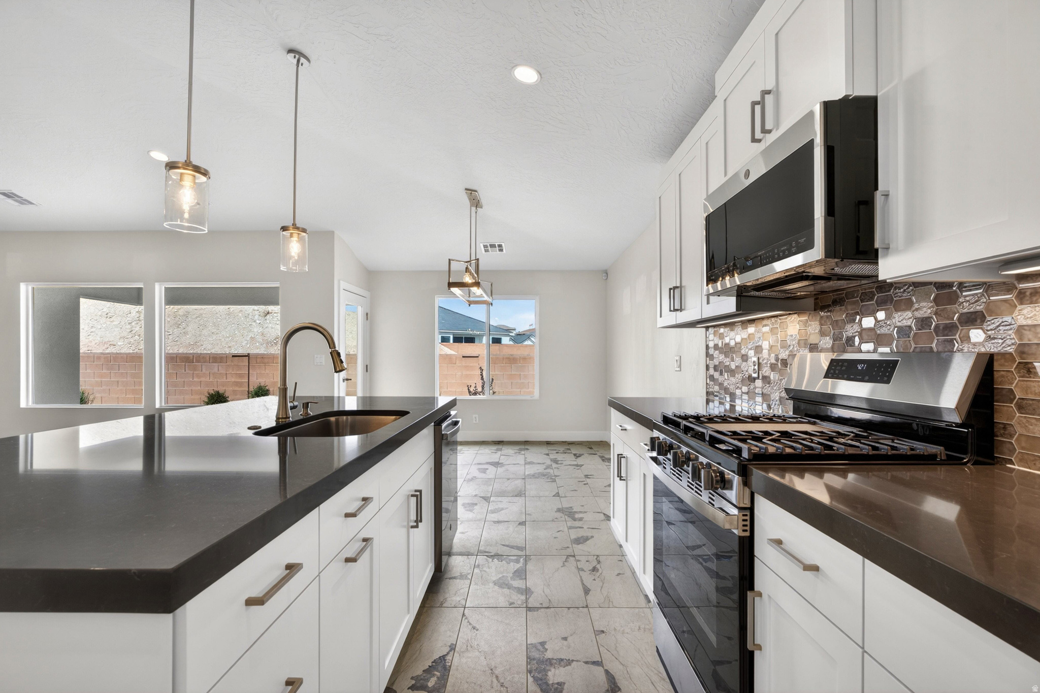 WHITE CANYON 1 - Residential