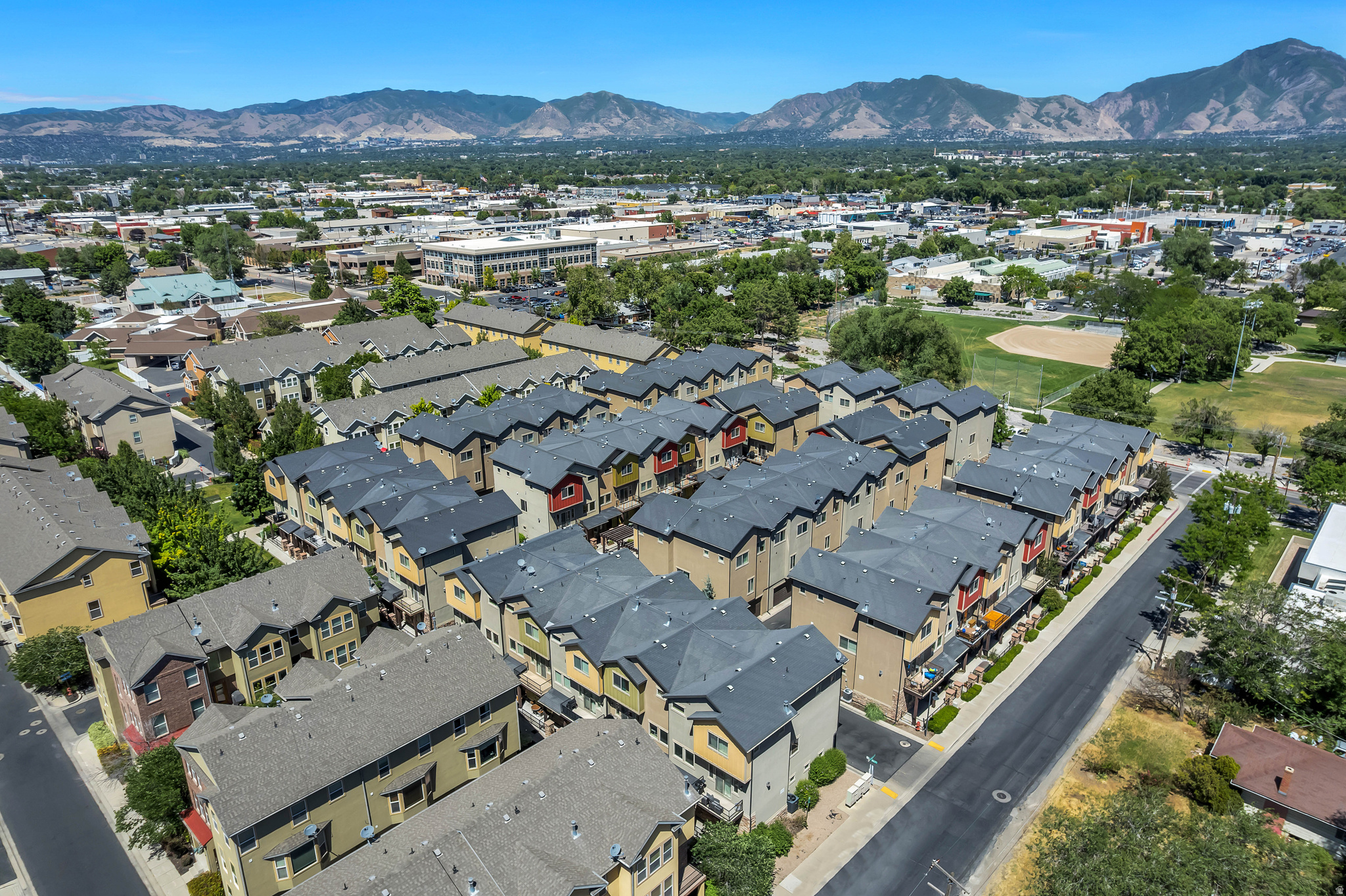 PLYMOUTH AVENUE TOWN - Residential