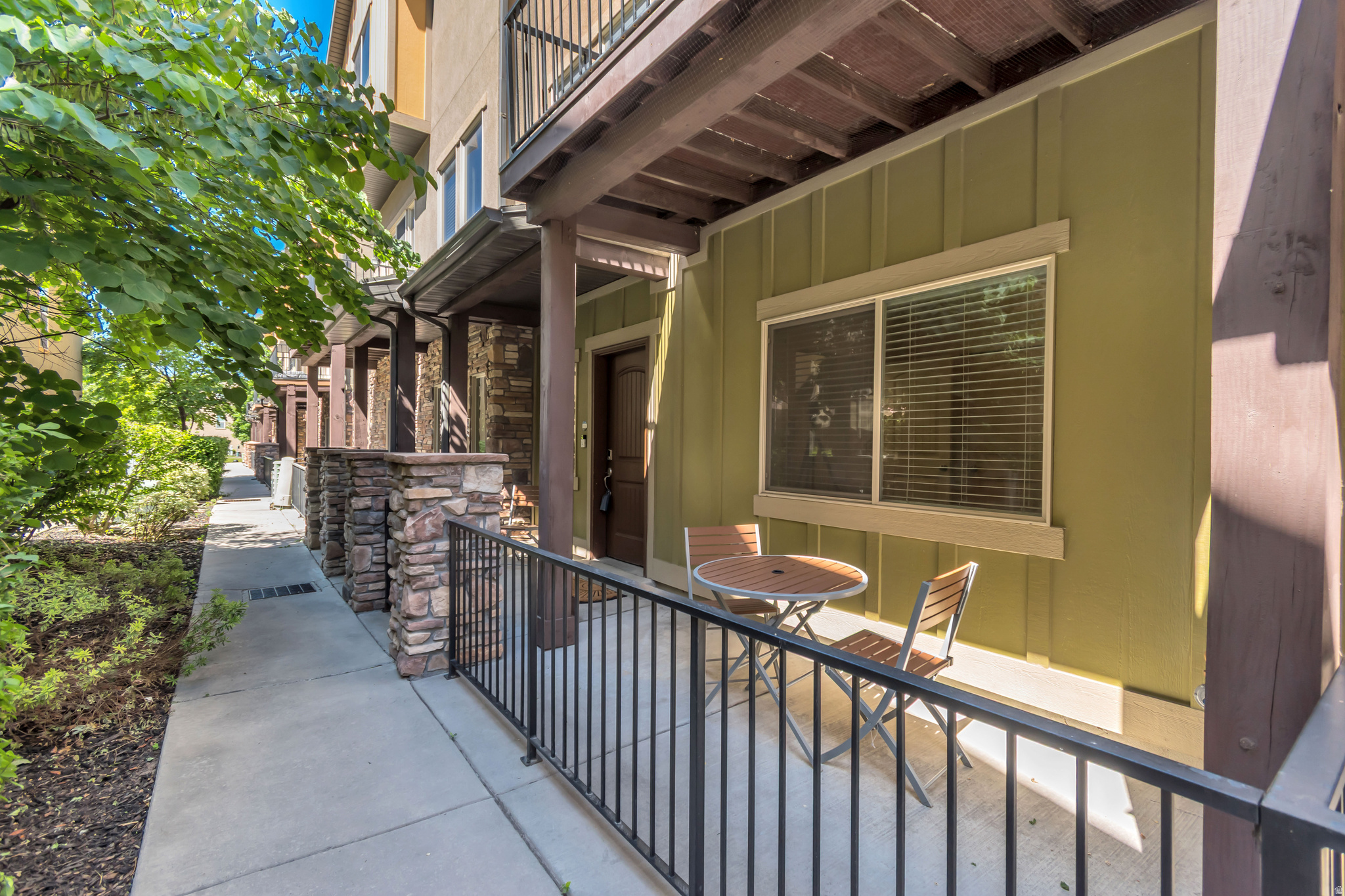 PLYMOUTH AVENUE TOWN - Residential