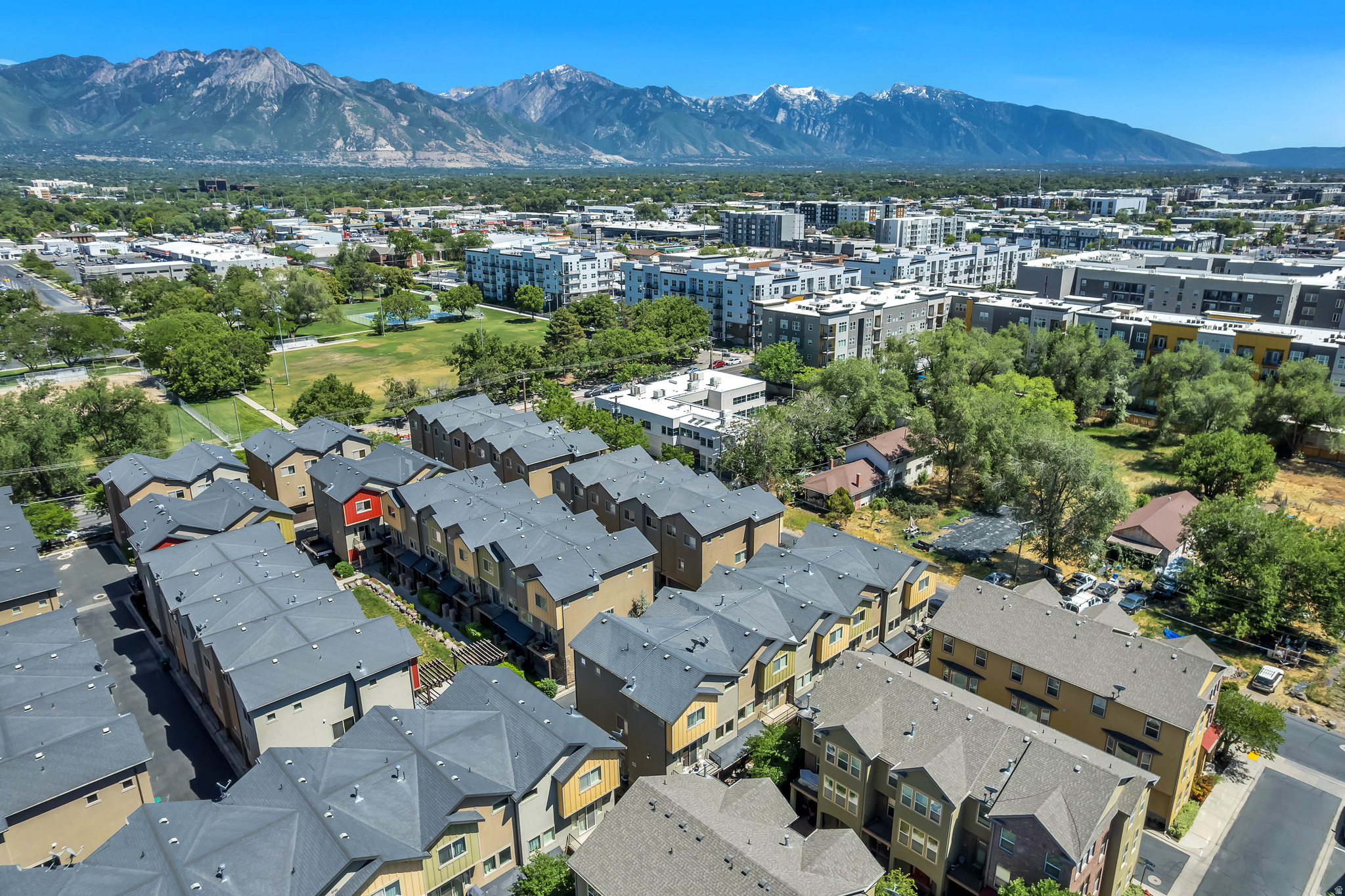 PLYMOUTH AVENUE TOWN - Residential