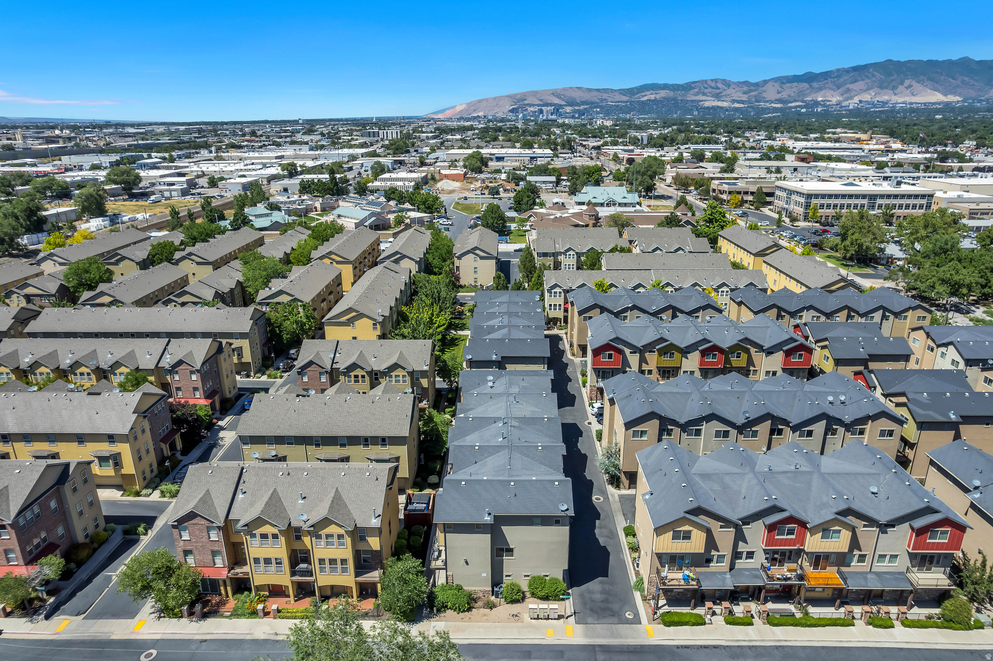 PLYMOUTH AVENUE TOWN - Residential