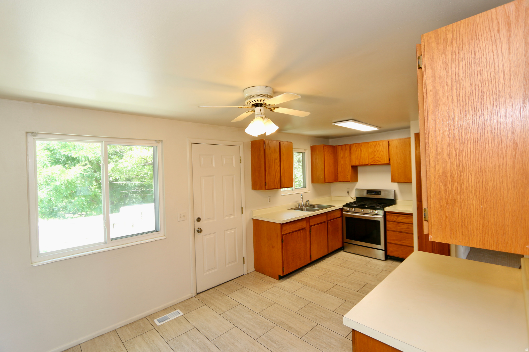 JORDAN GROVE - Residential