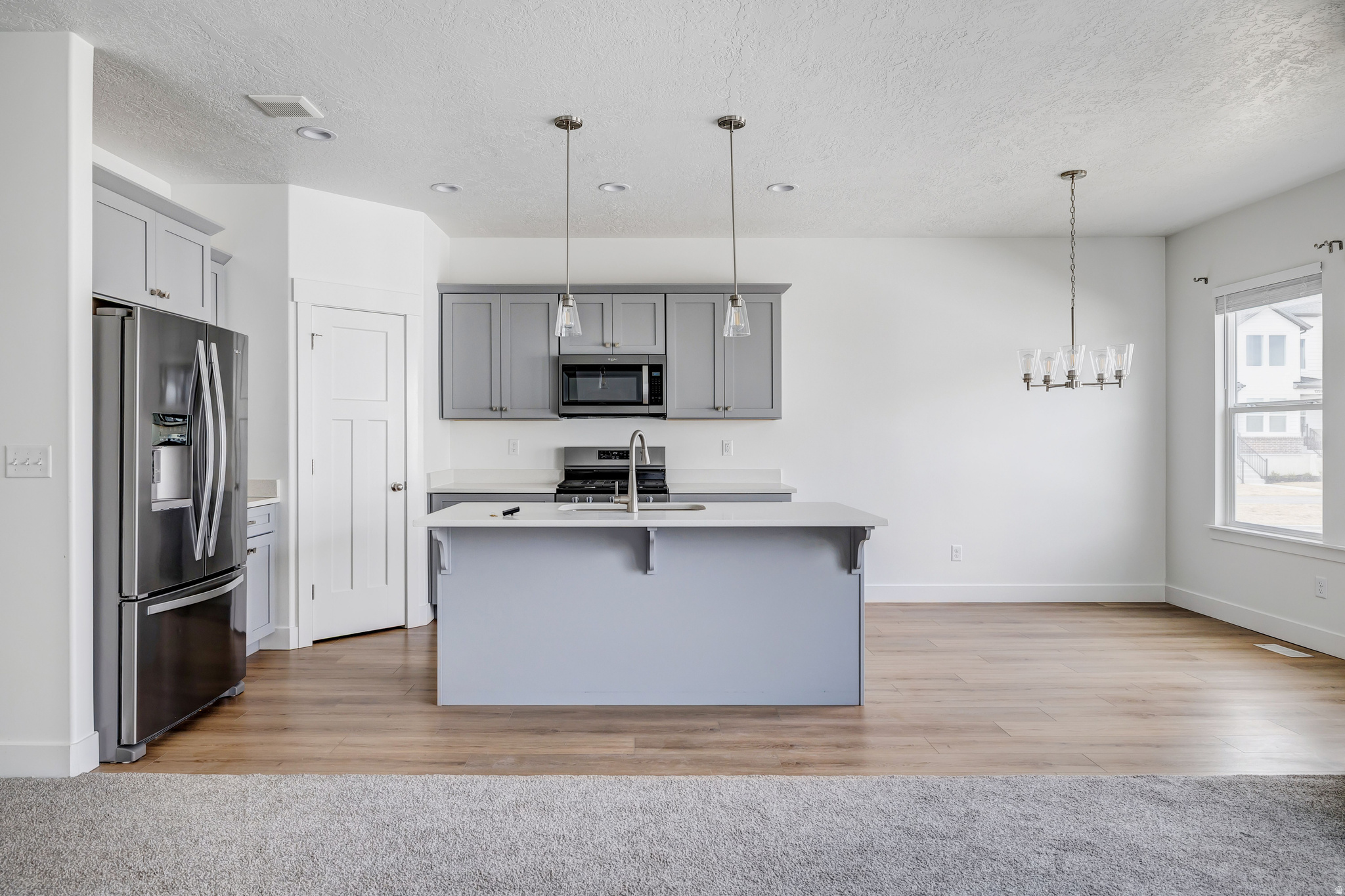 MOUNTAIN RIDGE - Residential