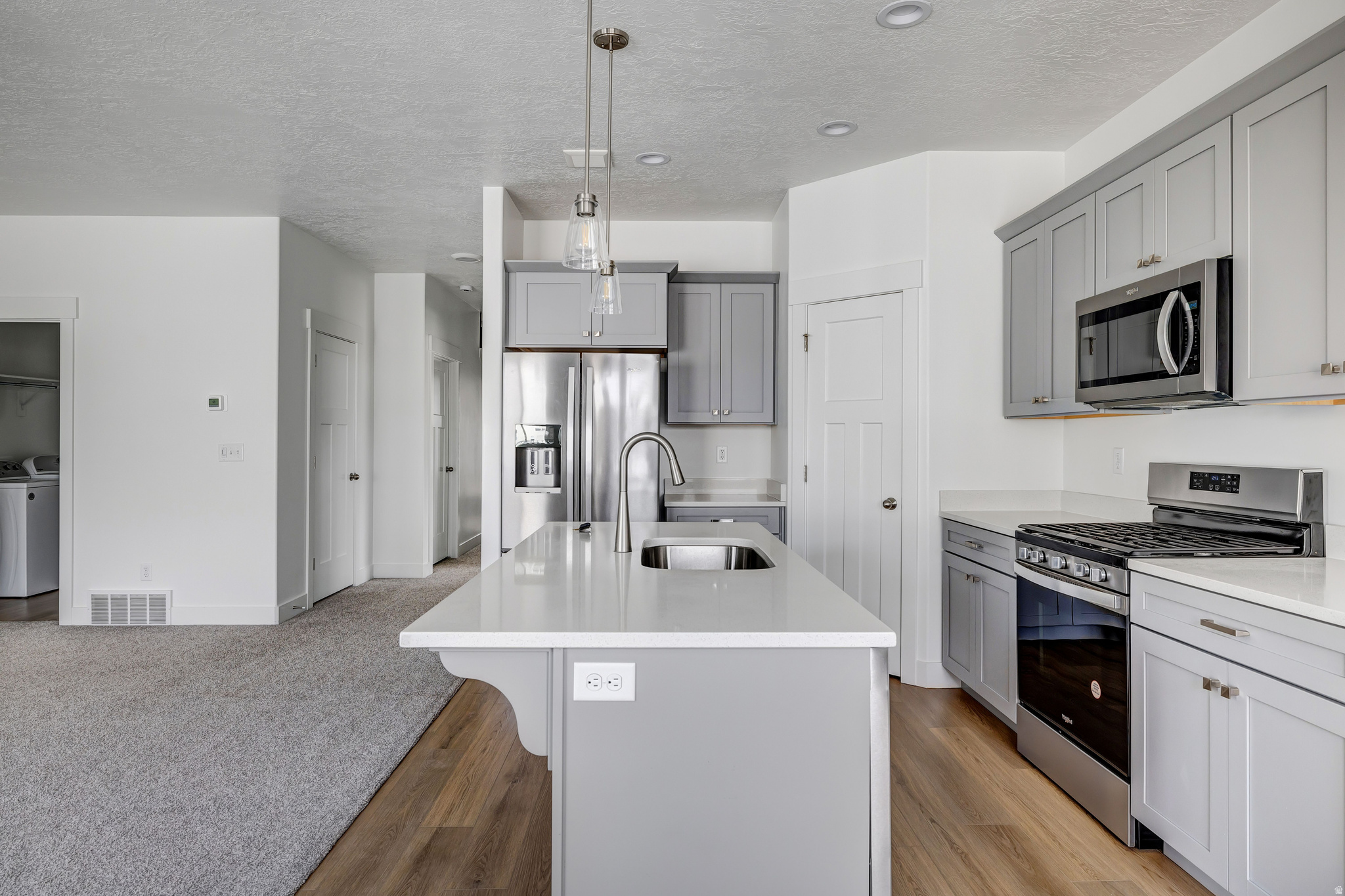 MOUNTAIN RIDGE - Residential
