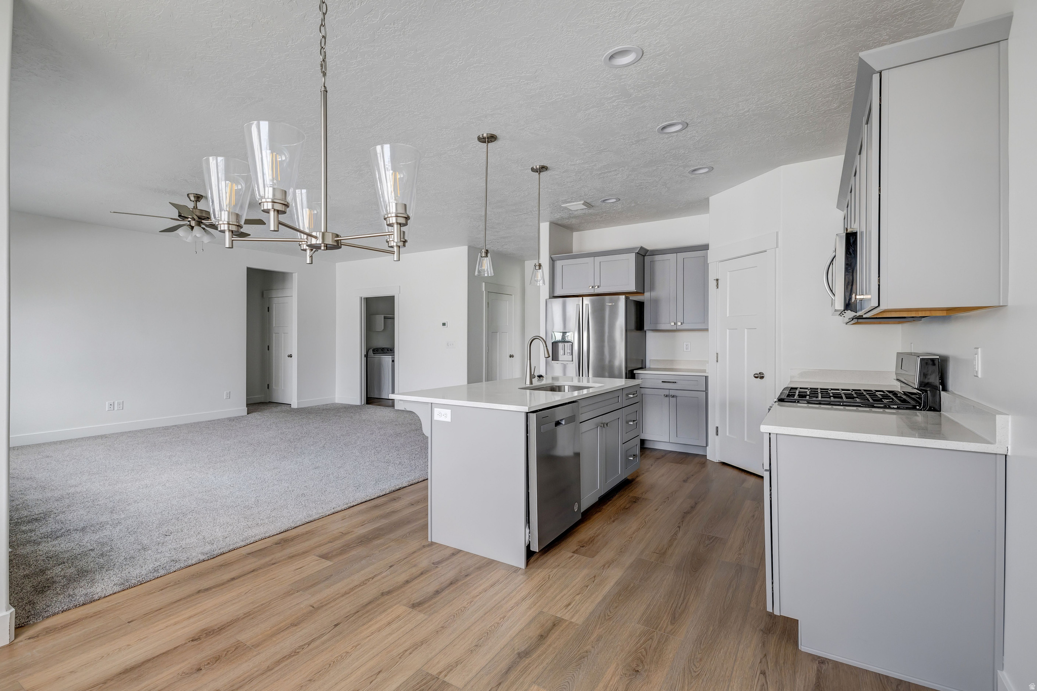 MOUNTAIN RIDGE - Residential
