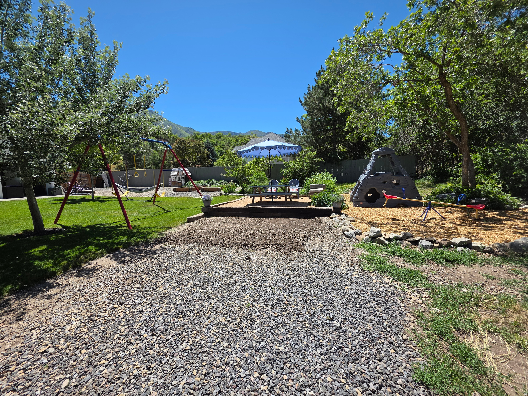 SAUNDERS - Residential
