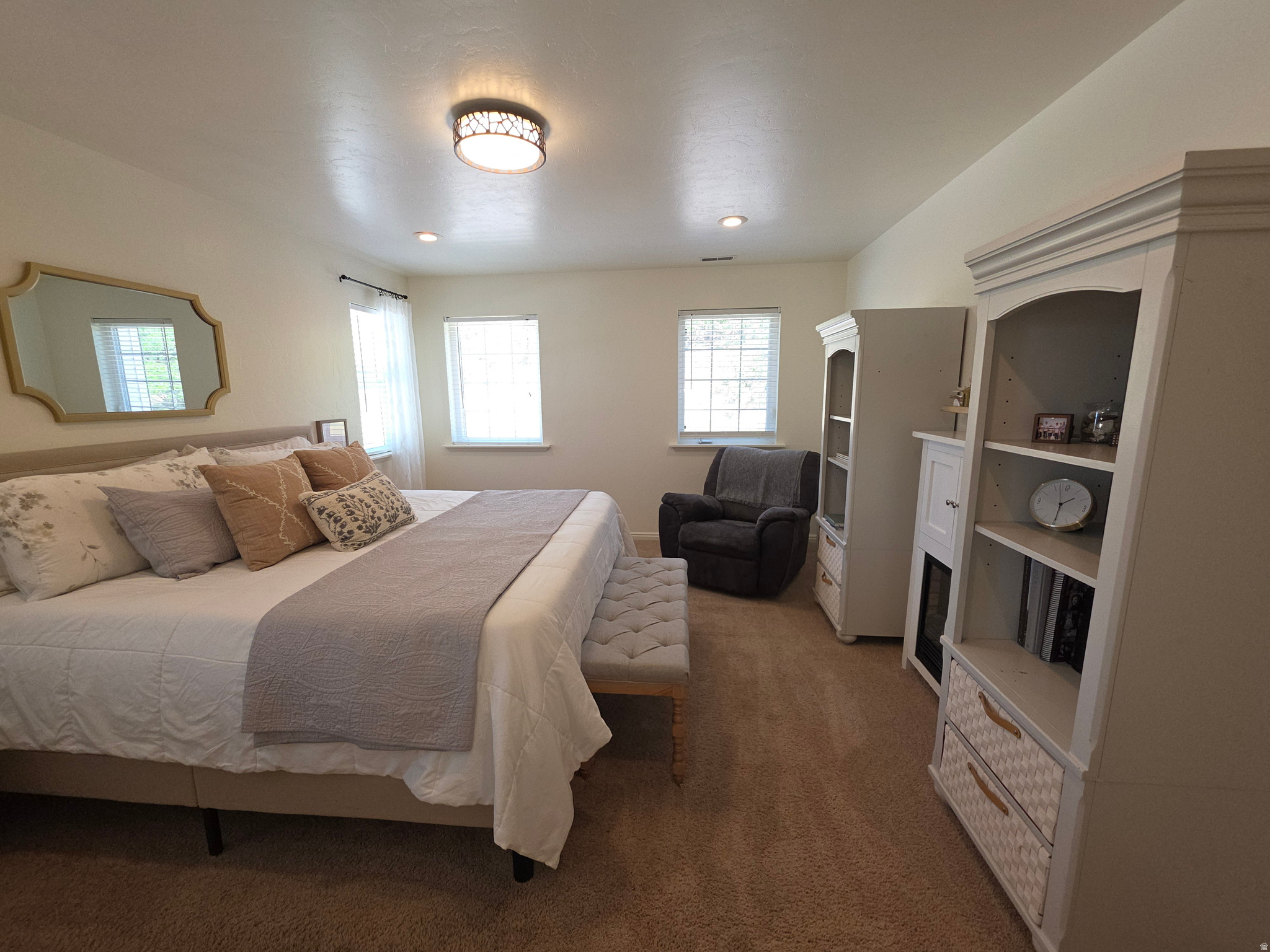 SAUNDERS - Residential