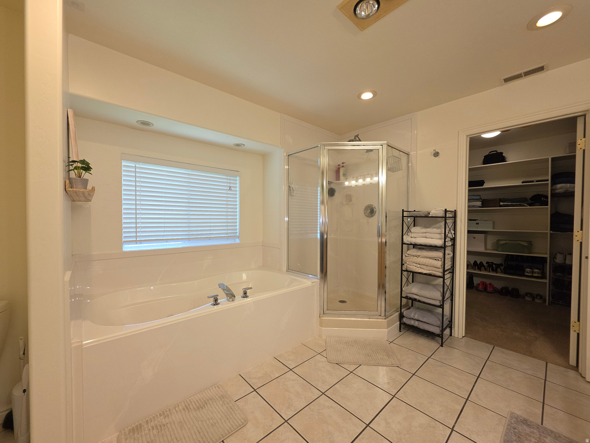 SAUNDERS - Residential