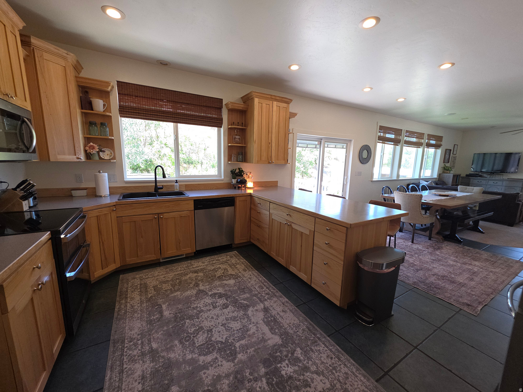 SAUNDERS - Residential