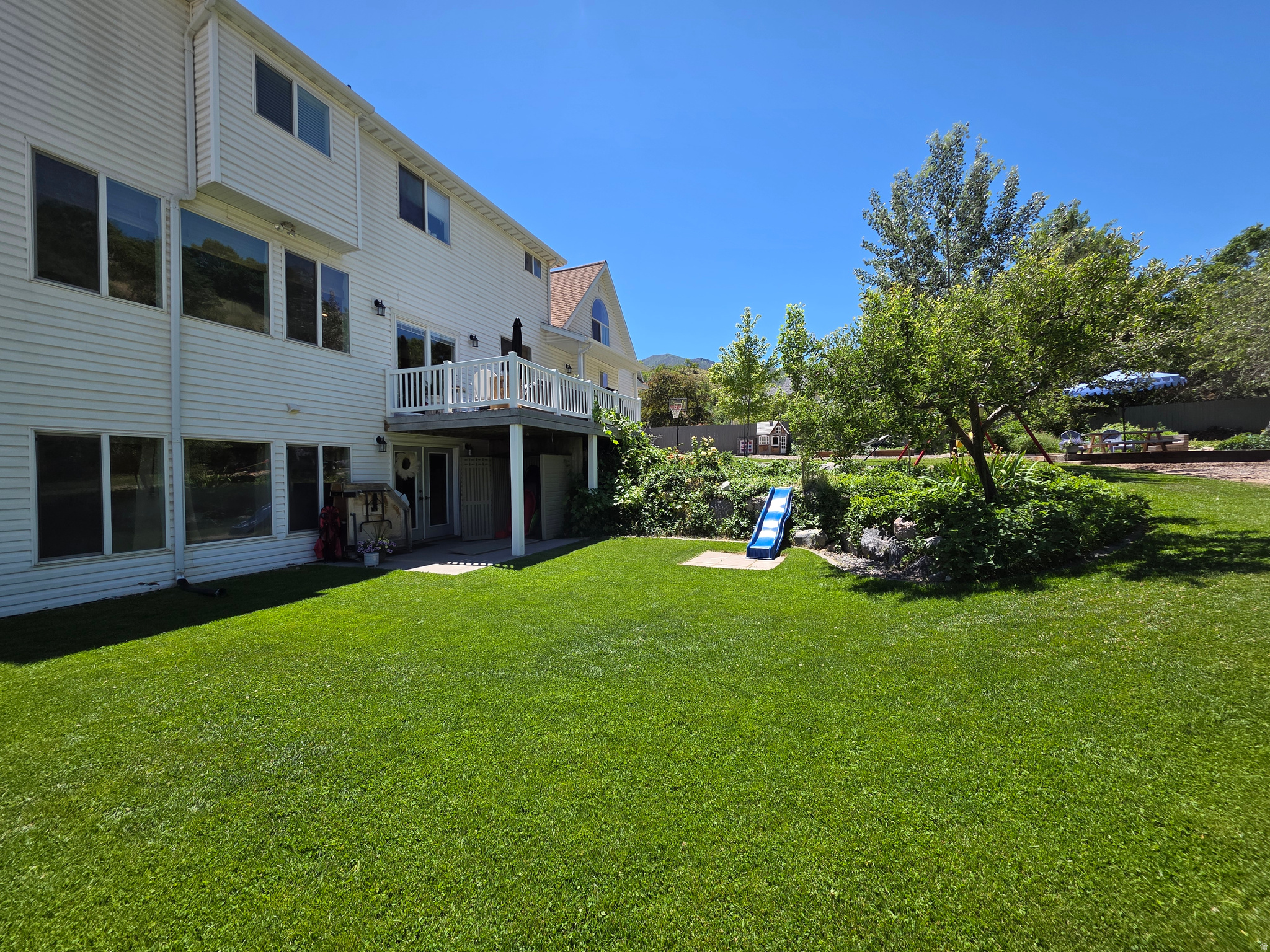 SAUNDERS - Residential